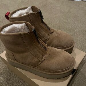 Women’s Neumel Platform Zip Suede UGGs